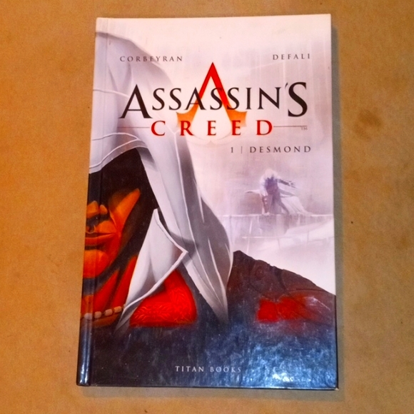 Hard Cover Titan Books; Assassin's Creed:Desmond - Picture 1 of 8